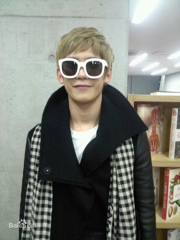 朴基雄(，Park Ki Woong，パク ギウン)《浪漫满屋2》最新剧照