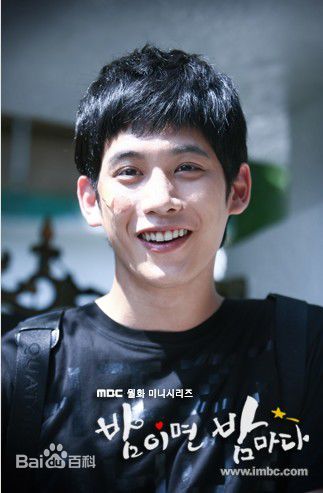 朴基雄(，Park Ki Woong，パク ギウン)《每天夜晚》最优质海报相册