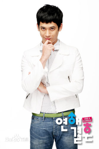 朴基雄(，Park Ki Woong，パク ギウン)《恋爱结婚》最新海报壁纸