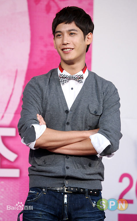 高清朴基雄(，Park Ki Woong，パク ギウン)在《恋爱结婚》新闻发布会中的图集