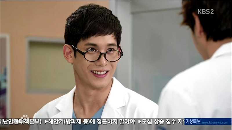 最优质朴基雄(，Park Ki Woong，パク ギウン)在《好医生》截图中的相册