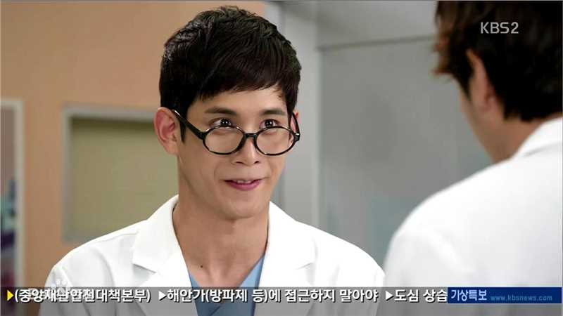 最优质朴基雄(，Park Ki Woong，パク ギウン)在《好医生》截图中的相册