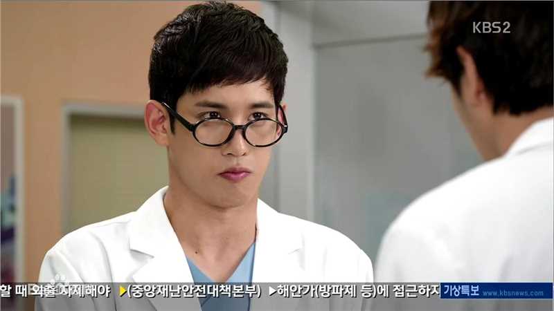 最优质朴基雄(，Park Ki Woong，パク ギウン)在《好医生》截图中的相册