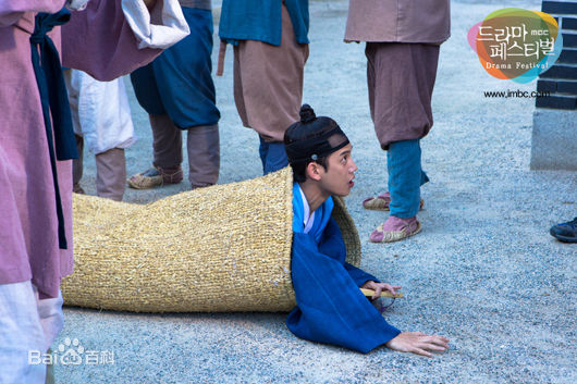 朴基雄(，Park Ki Woong，パク ギウン)《出逃记》海报