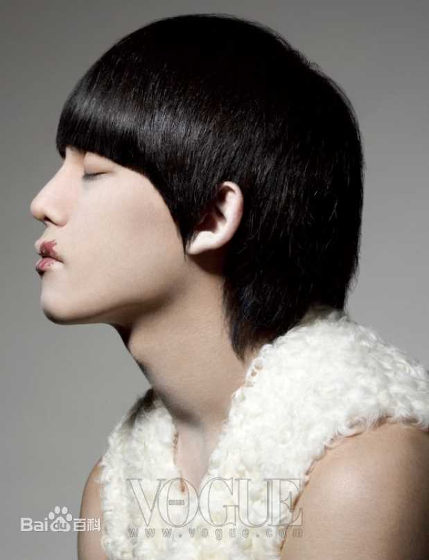 最全朴基雄(，Park Ki Woong，パク ギウン)在《VOGUE》4月号中的壁纸