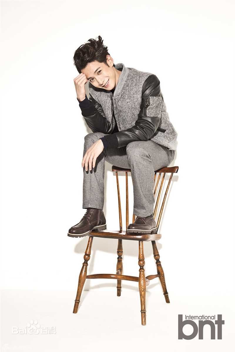 最全朴基雄(，Park Ki Woong，パク ギウン)在《VOGUE》4月号中的壁纸