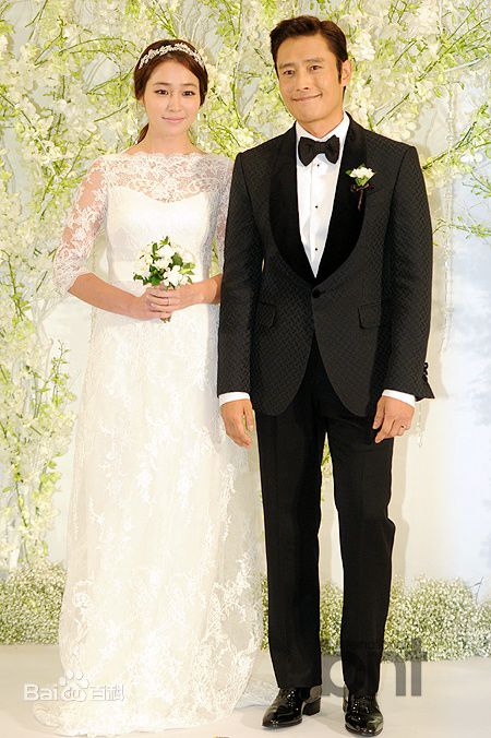 李珉廷()李秉宪婚礼素颜照相册