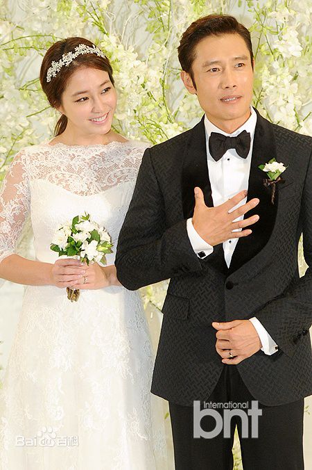 李珉廷()李秉宪婚礼素颜照相册