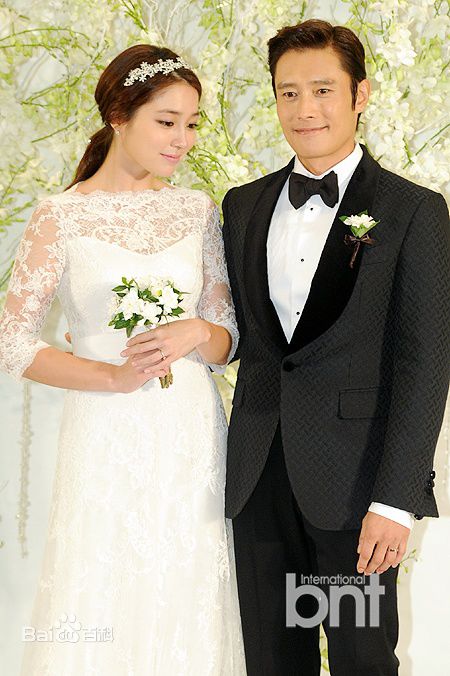 李珉廷()李秉宪婚礼素颜照相册