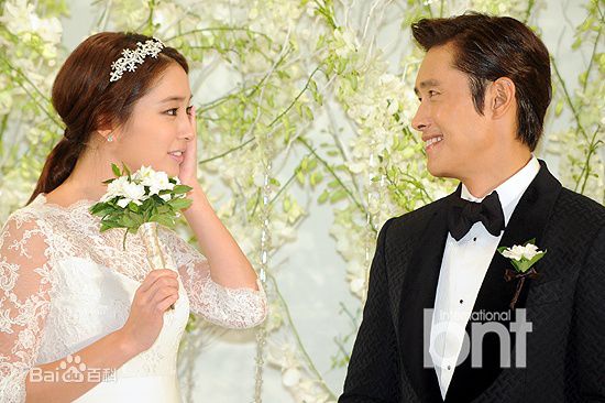 李珉廷()李秉宪婚礼素颜照相册