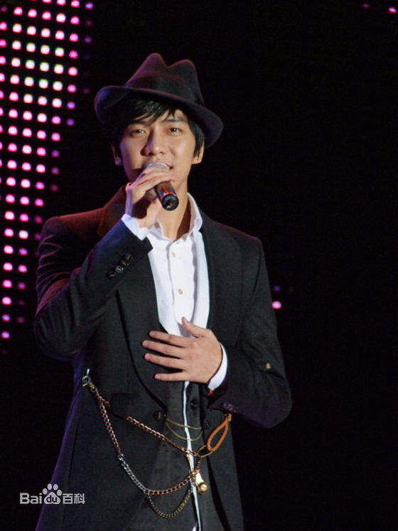 李昇基(Lee Seung Gi、イ·スンギ)公演现场生活照相册