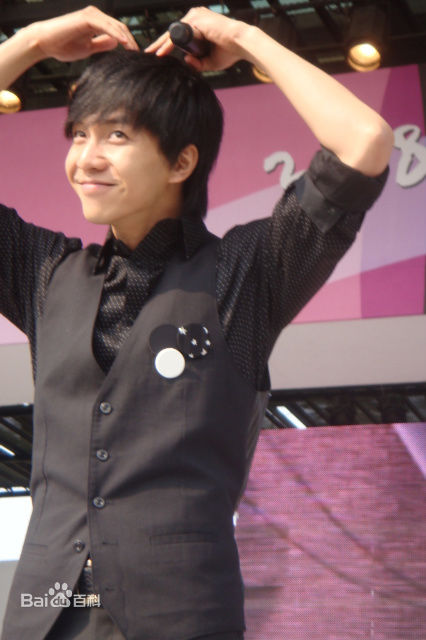 李昇基(Lee Seung Gi、イ·スンギ)公演现场生活照相册