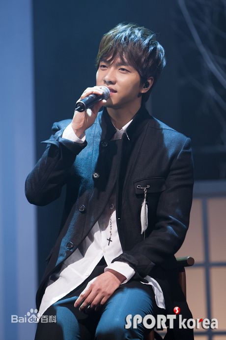 李昇基(Lee Seung Gi、イ·スンギ)公演现场生活照相册