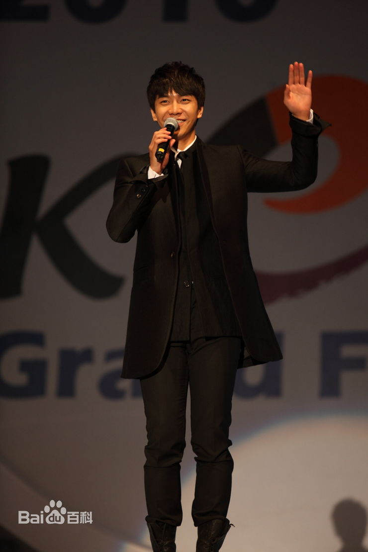 李昇基(Lee Seung Gi、イ·スンギ)公演现场生活照相册