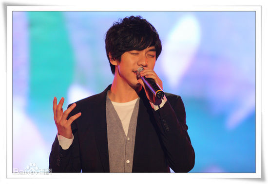 李昇基(Lee Seung Gi、イ·スンギ)公演现场生活照相册