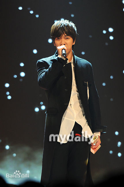 李昇基(Lee Seung Gi、イ·スンギ)公演现场生活照相册