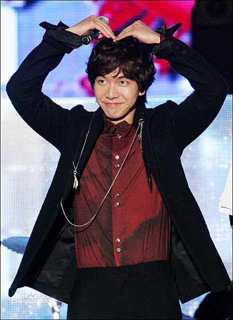 李昇基(Lee Seung Gi、イ·スンギ)公演现场生活照相册