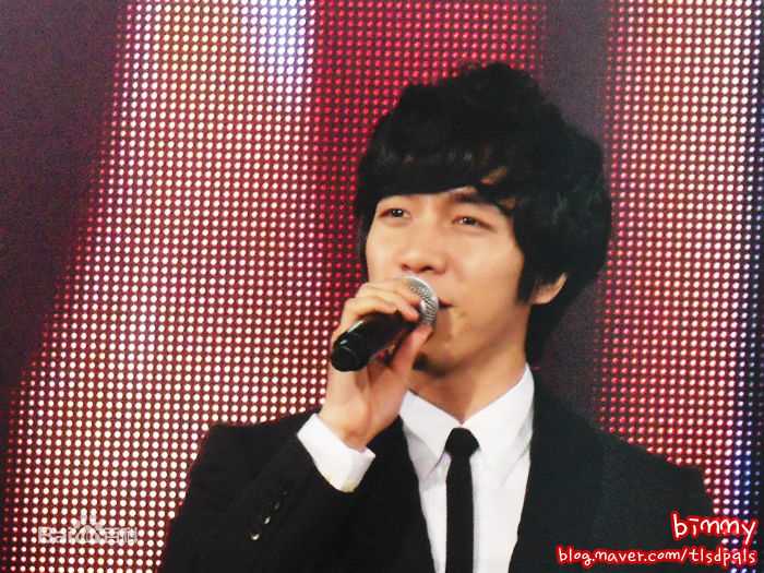 李昇基(Lee Seung Gi、イ·スンギ)公演现场生活照相册