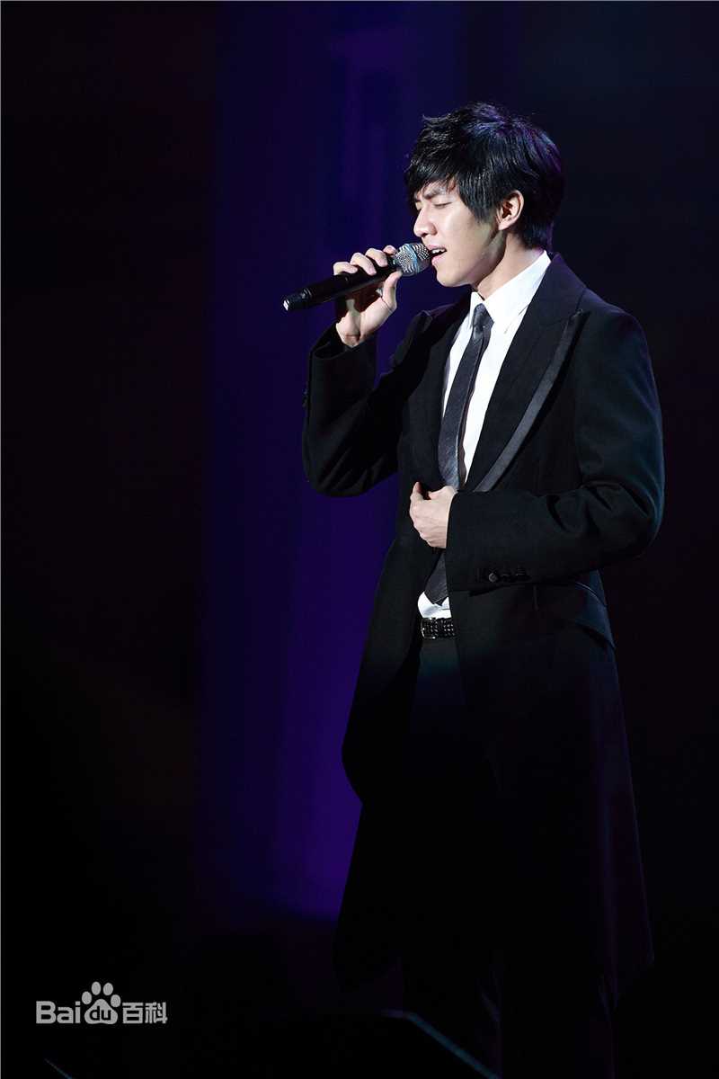 李昇基(Lee Seung Gi、イ·スンギ)公演现场生活照相册