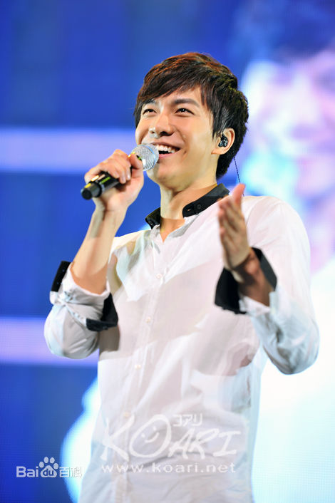 李昇基(Lee Seung Gi、イ·スンギ)公演现场生活照相册