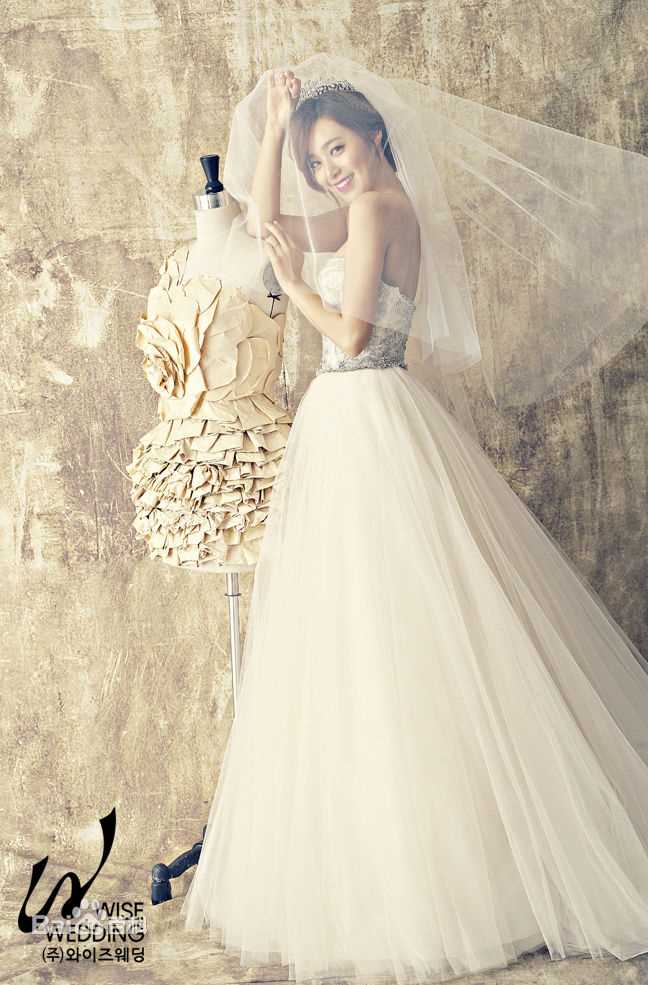 李令恩(Lee Young Eun)