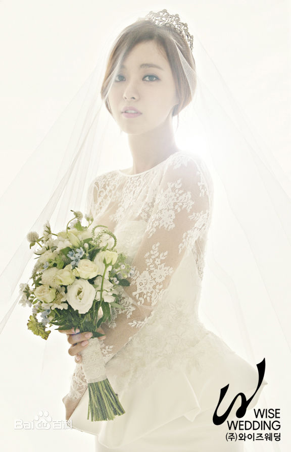 李令恩(Lee Young Eun)