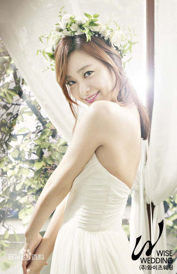 李令恩(Lee Young Eun)