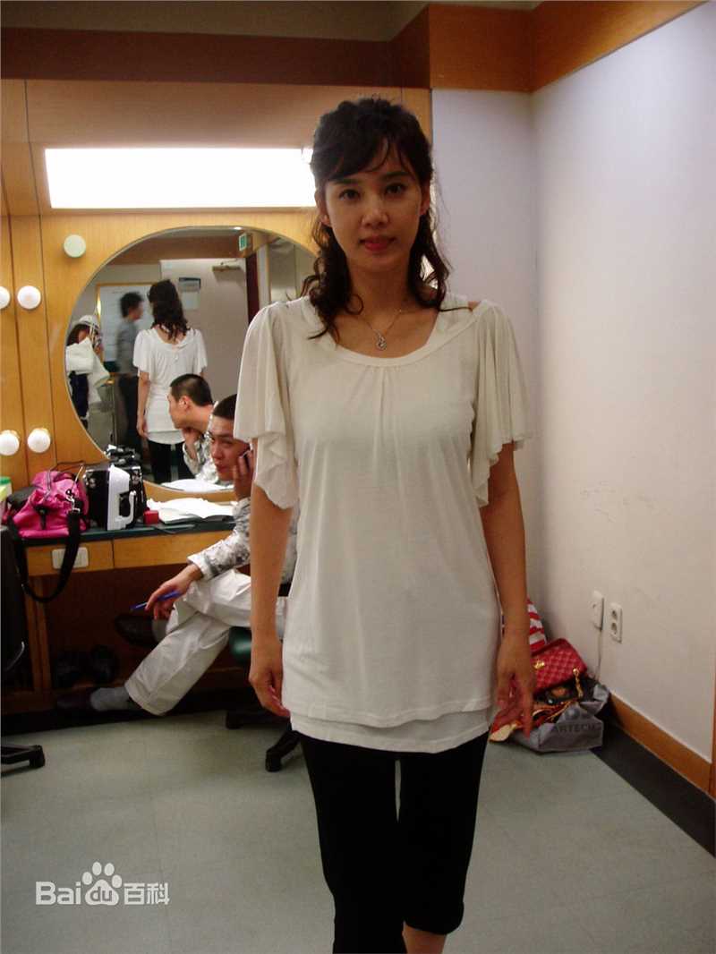 吴贤庆()生活照前后照片