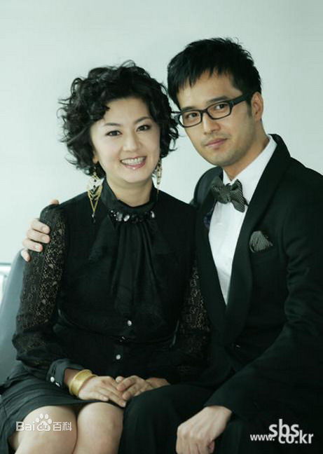 吴贤庆()糟糠之妻俱乐部最新剧照