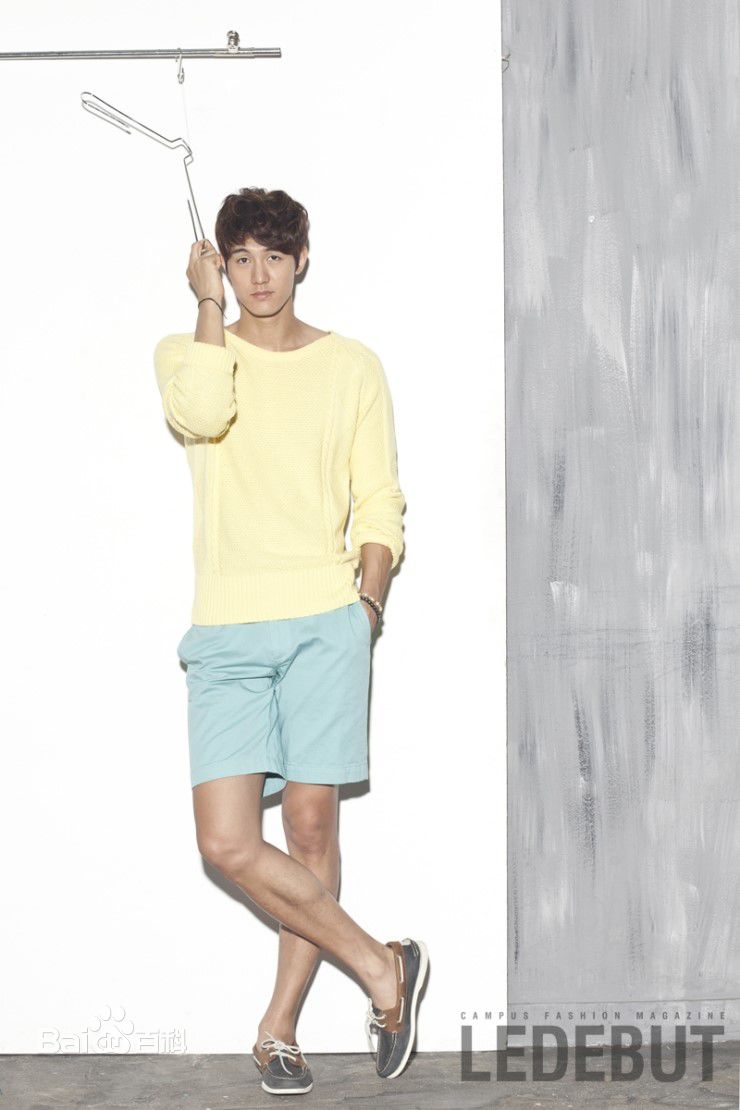 李己雨(Lee Ki Woo)美图前后照片