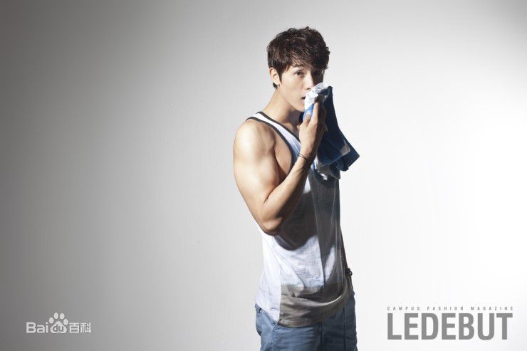 李己雨(Lee Ki Woo)美图前后照片