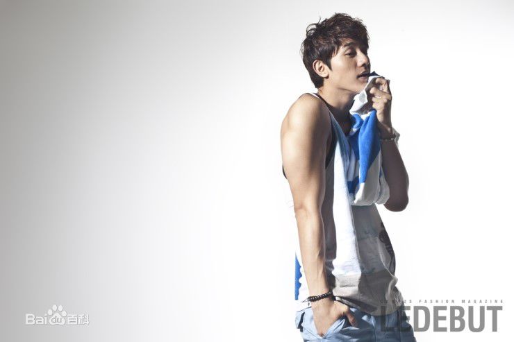 李己雨(Lee Ki Woo)美图前后照片