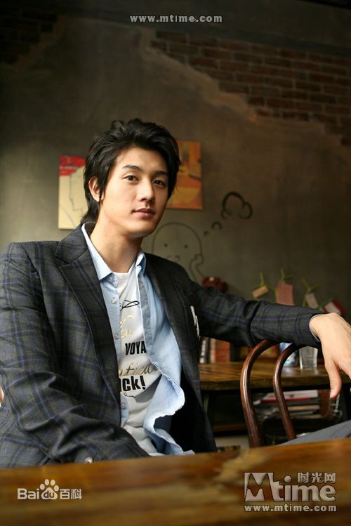 李己雨(Lee Ki Woo)美图前后照片