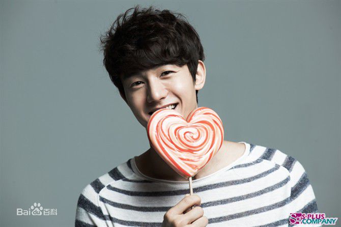 李己雨(Lee Ki Woo)美图前后照片