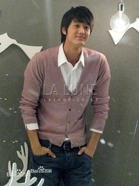 李己雨(Lee Ki Woo)MV壁纸壁纸