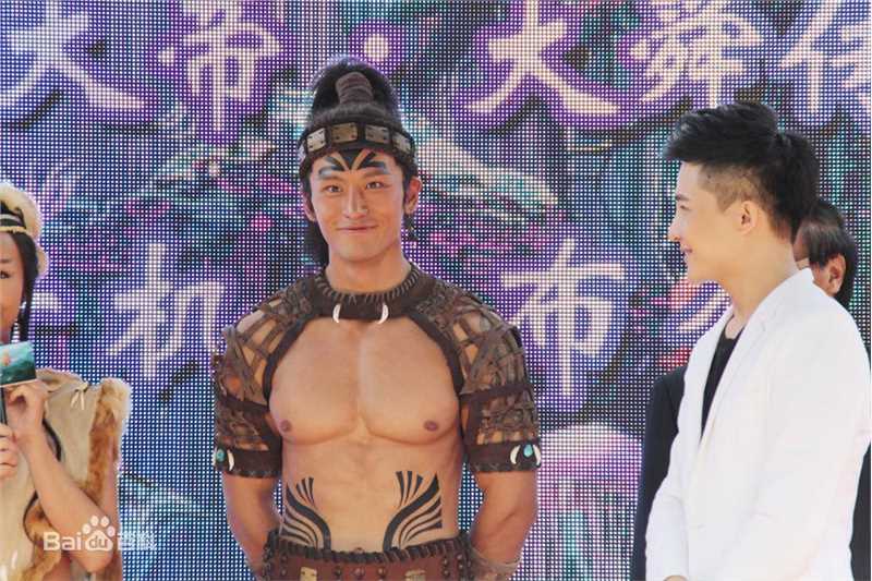 顾佑明(Youming Gu)在电影《远古大帝》发布会中的