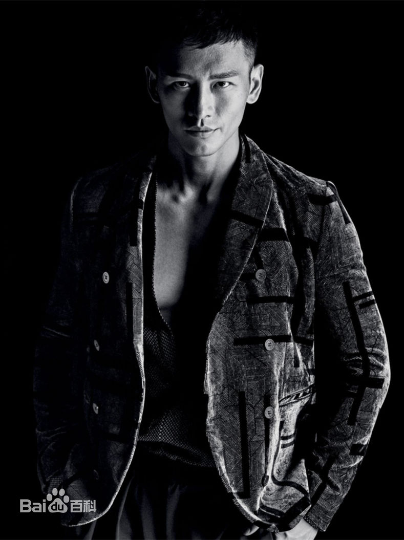 顾佑明(Youming Gu)最新《MEN’ FOLIO》杂志封面壁纸