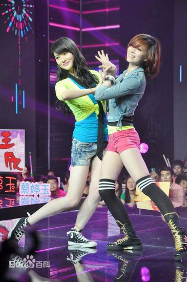 沐奕杉比赛图片素颜照相册