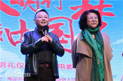 邵峰出席活动——前后照片