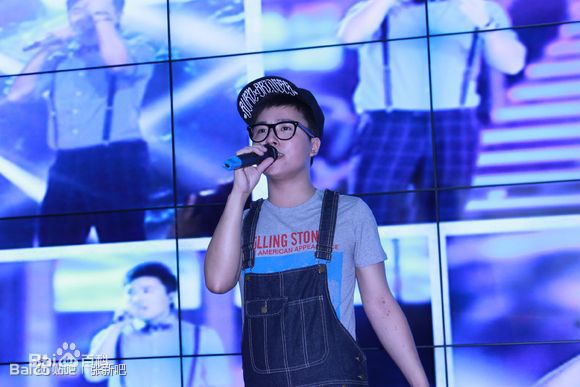 张新(Nemo)重庆歌友会性感图片图集