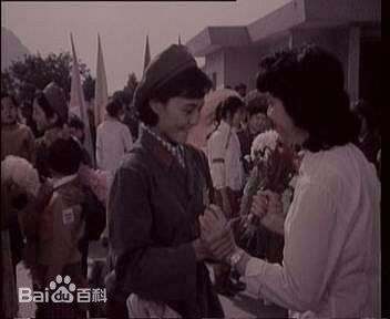 方舒年轻的朋友截图图册