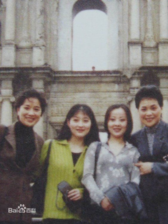 董柯娣生活照前后照片