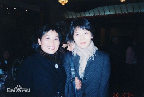 何英生活照壁纸壁纸