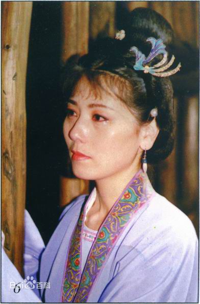 何英舞台化妆照素颜照相册