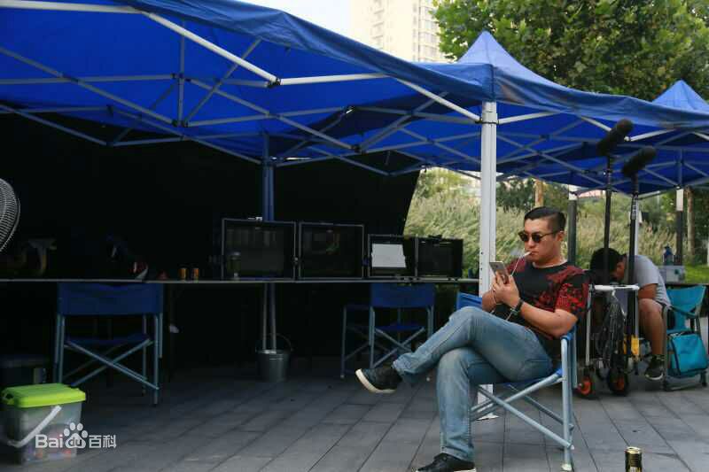 李伟导演前后照片