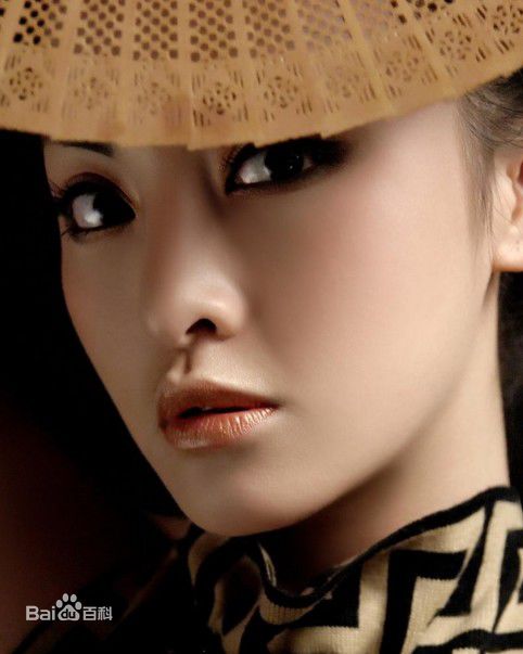 最优质卢思思精彩图册