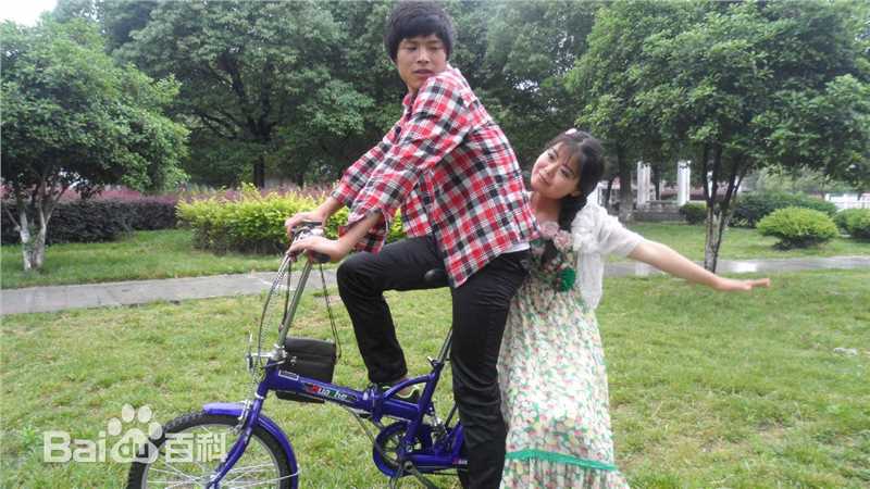 最优质卢思思生活照