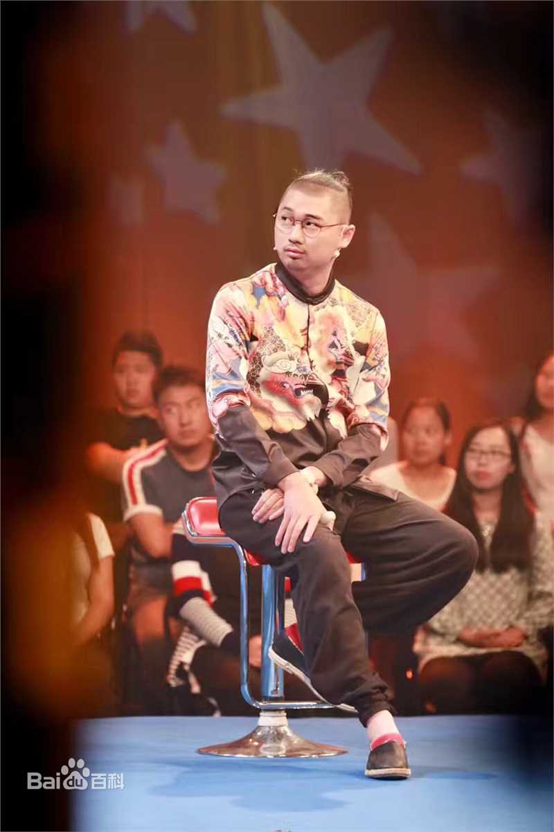 李林活动照片壁纸壁纸