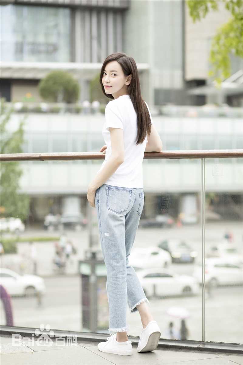 于文文(Kelly)生活照素颜照壁纸