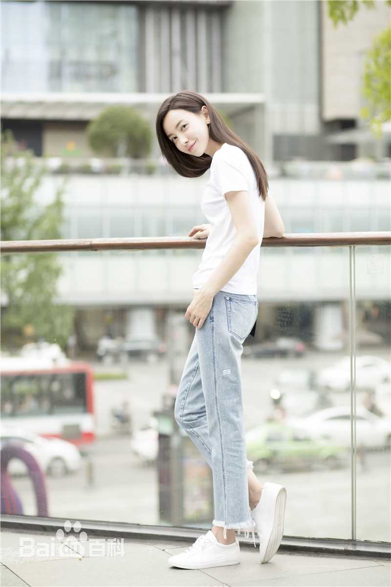 于文文(Kelly)生活照素颜照壁纸